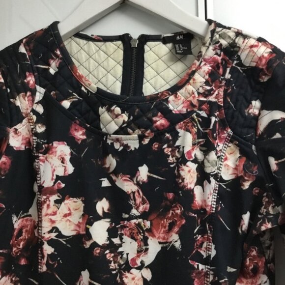 M Flowery Mini Dress - Picture 4 of 15